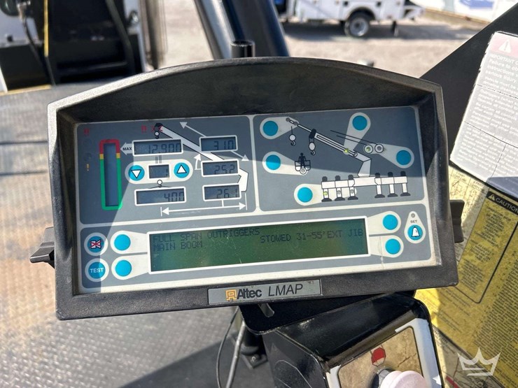 2011-peterbilt-365-image-27