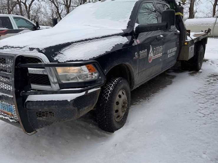 2017-dodge-3500-image-2