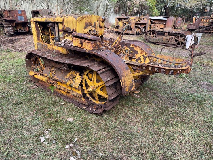 caterpillar-twenty-two-image-3