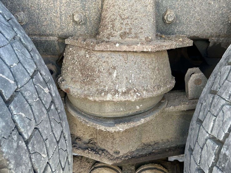 1995-peterbilt-379-image-29