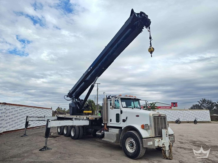 2011-peterbilt-365-image-2