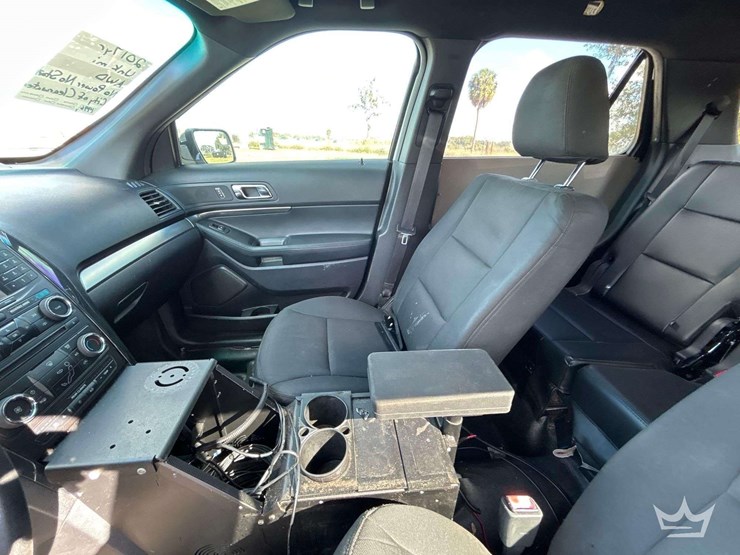 2017-ford-explorer-image-14