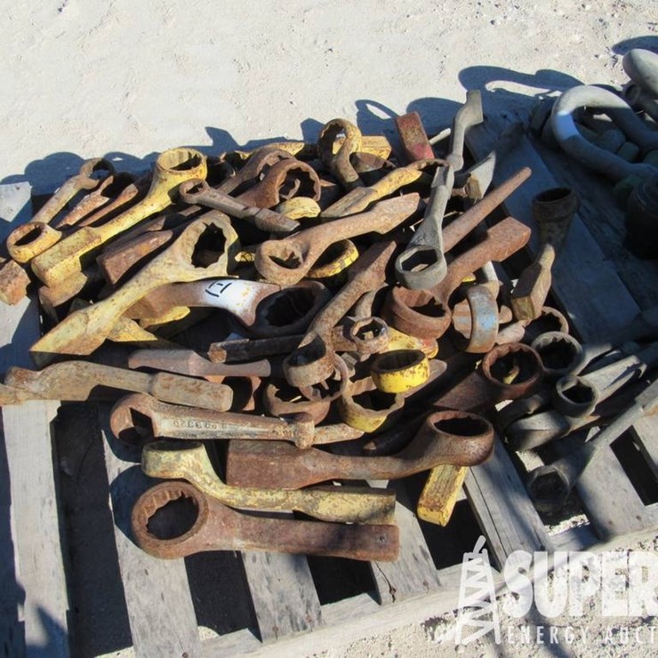 (1-1) Large Lot of Asst'd Straight Shank & Goose...