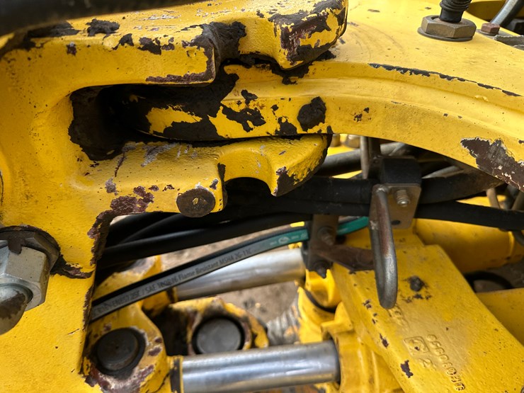 new-holland-lb75b-image-22