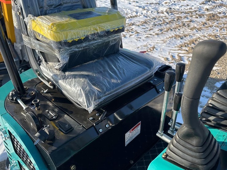 3356---qh12r-mini-excavator-image-2