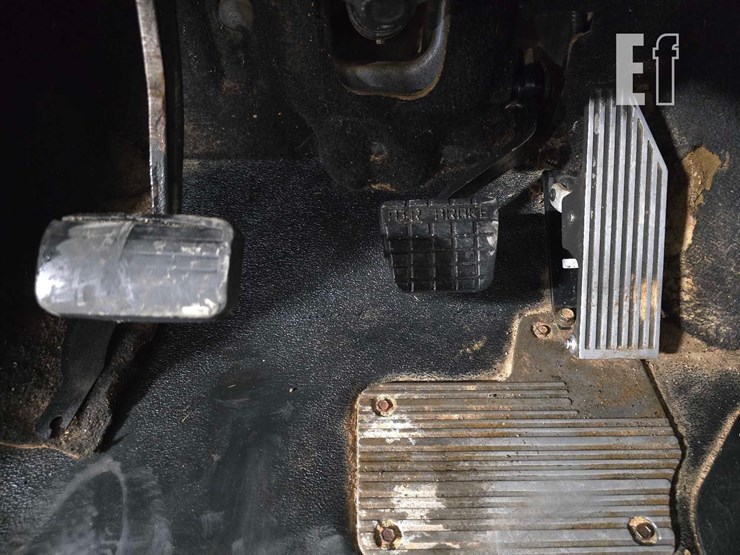 2000-mack-ch613-image-31