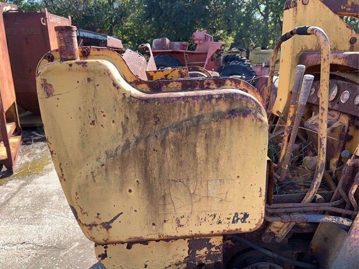 minneapolis-moline-diesel-crawler-image-31