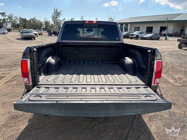 2014-dodge-1500-image-23