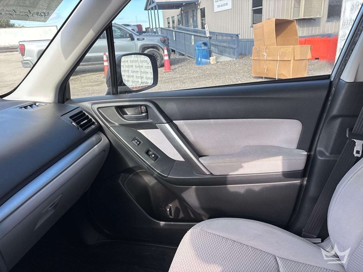 2014-subaru-forester-image-17