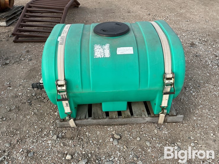 200-gallon-oval-tank-on-pallet-image-2