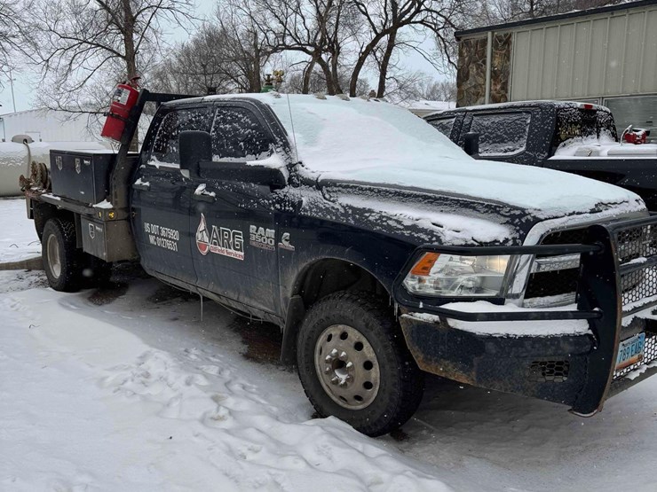 2017-dodge-3500-image-1