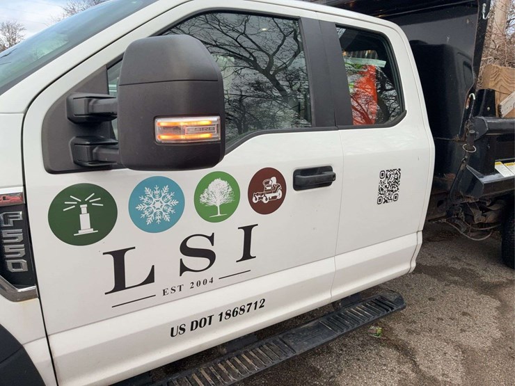 2022-ford-f550-image-6