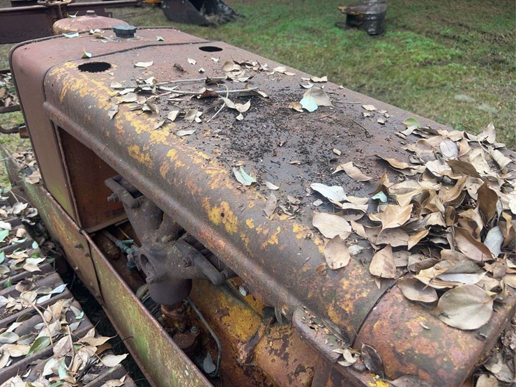 caterpillar-2-ton-crawler-image-11