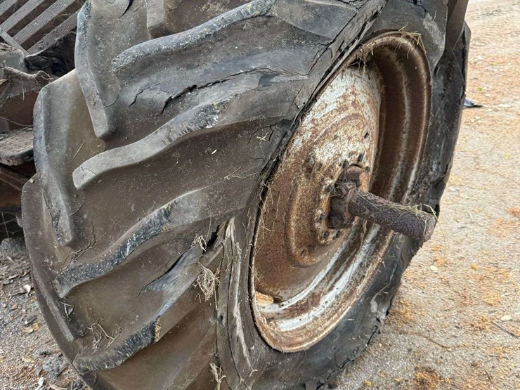 minneapolis-moline-u302-image-30