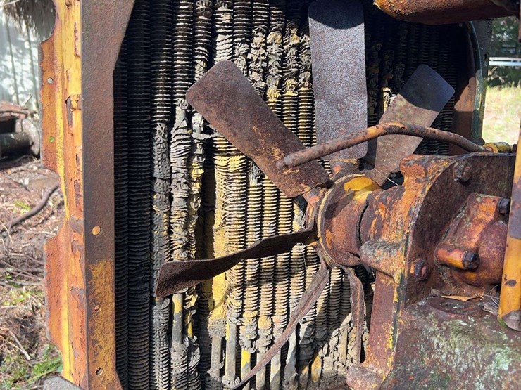 caterpillar-thirty-image-35