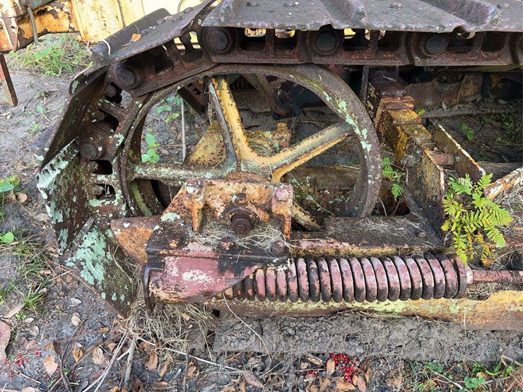 caterpillar-twenty-image-45