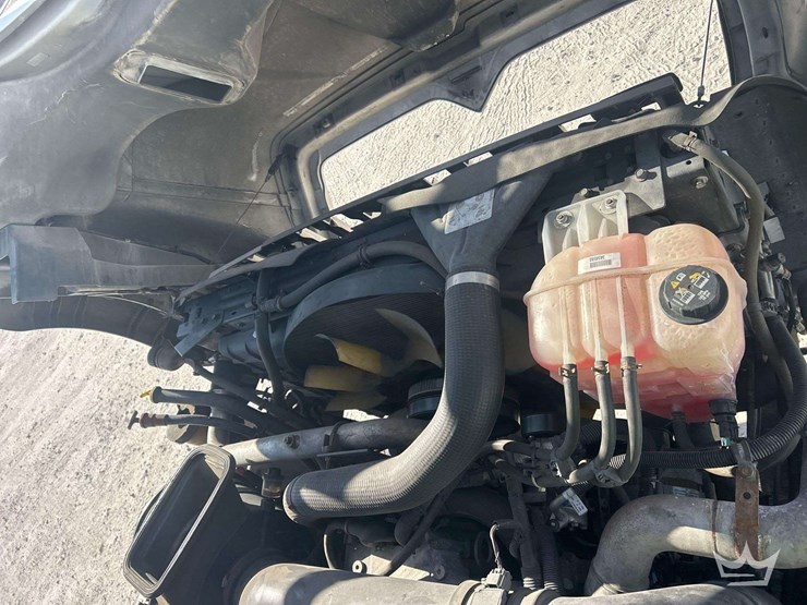 bucket-truck-image-10