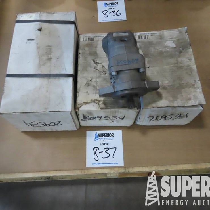 (8-37) (4) SUNFAB SCM-012W-N-SB2-B13-S3U-1S1 Hydr...