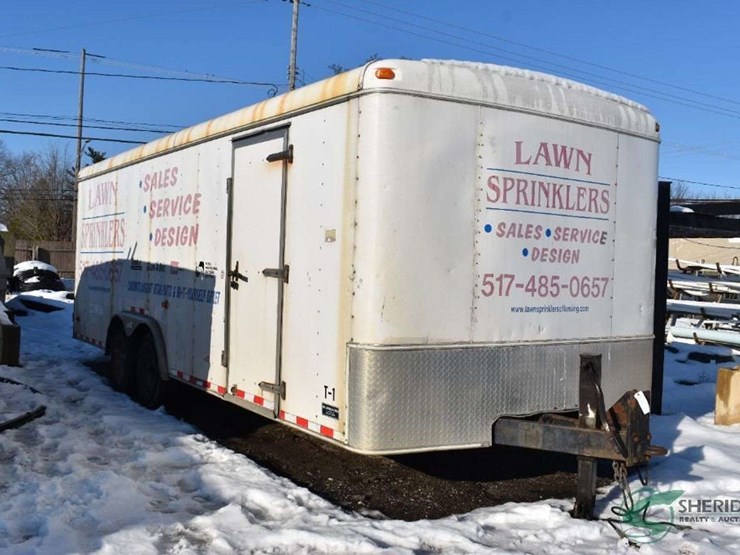2004-united-enclosed-trailer-with-built-in-shelving-22ft-image-1