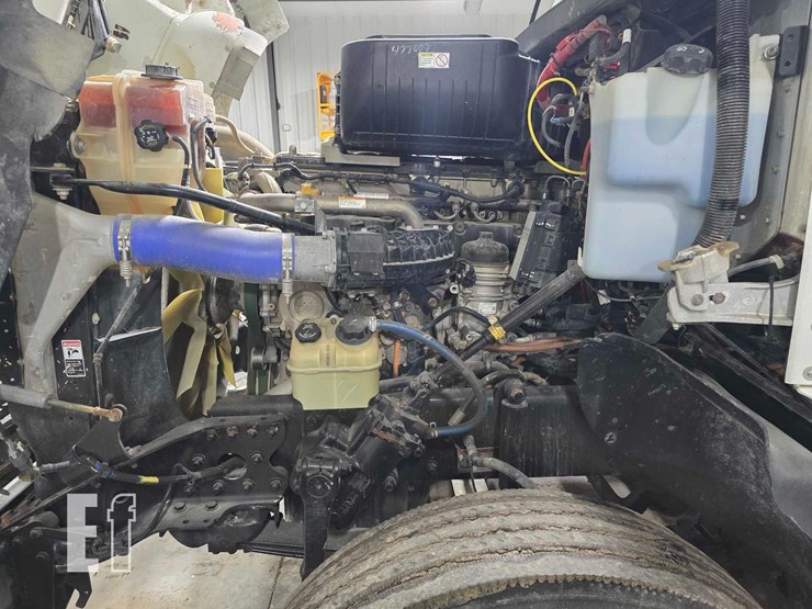 2020-freightliner-122sd-image-20