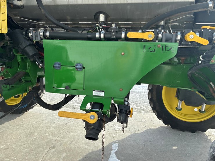 2018-john-deere-r4038-image-43