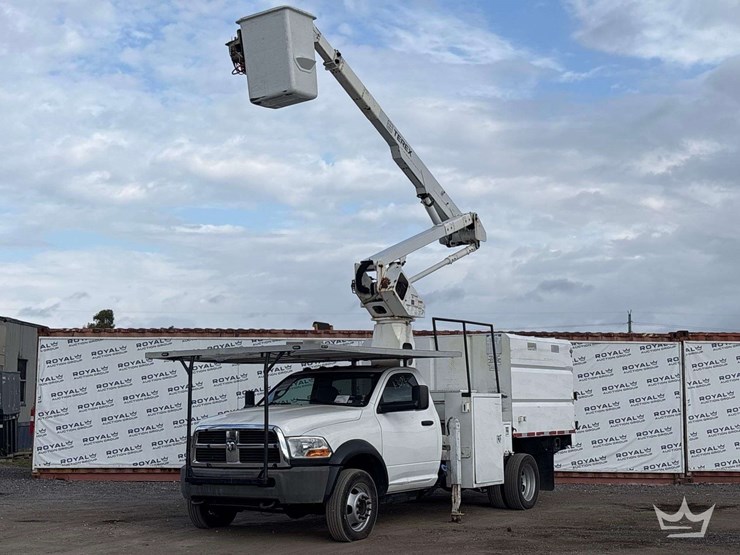 2011-dodge-ram-4x4-terex-hi-ranger-lt40-40ft.-forestry-chipper-insulated-bucket-truck-image-1