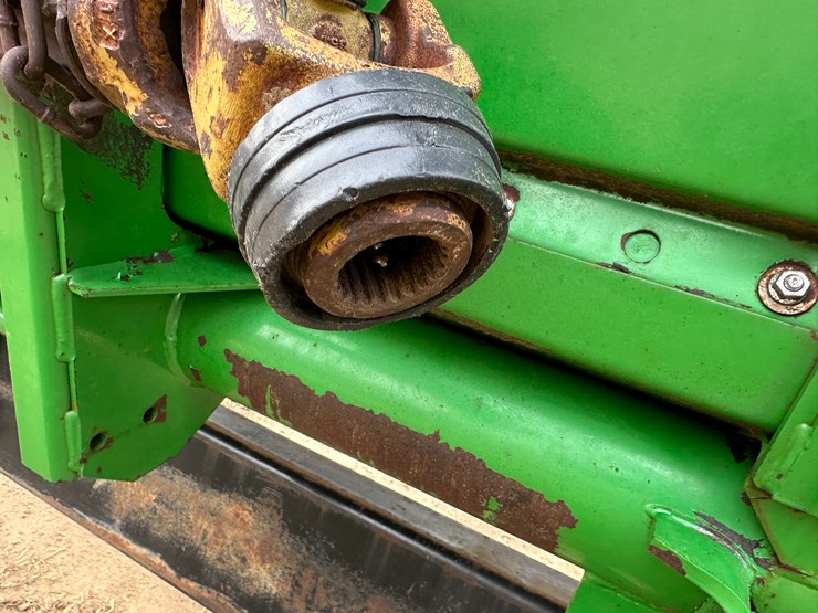 2013-john-deere-635f-image-12