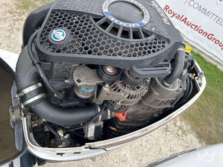 2014-glasstream-360-scx-twin-400r-mercury's-with-triple-axle-aluminum-trailer-image-9