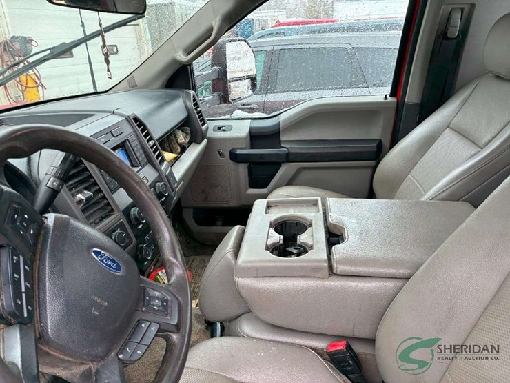 2022-ford-f550-image-25