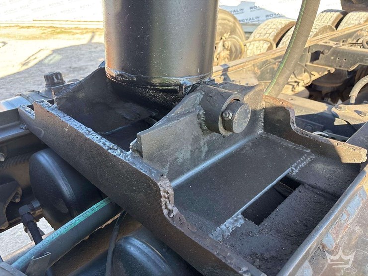 2016-kenworth-t800-image-16