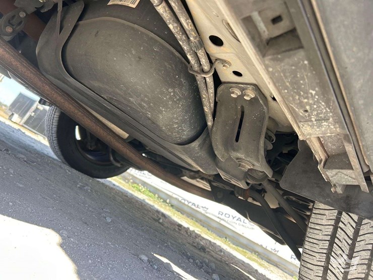 2016-ford-explorer-image-17