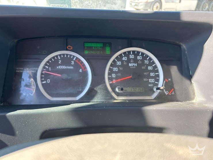 2016-isuzu-nrr-image-13