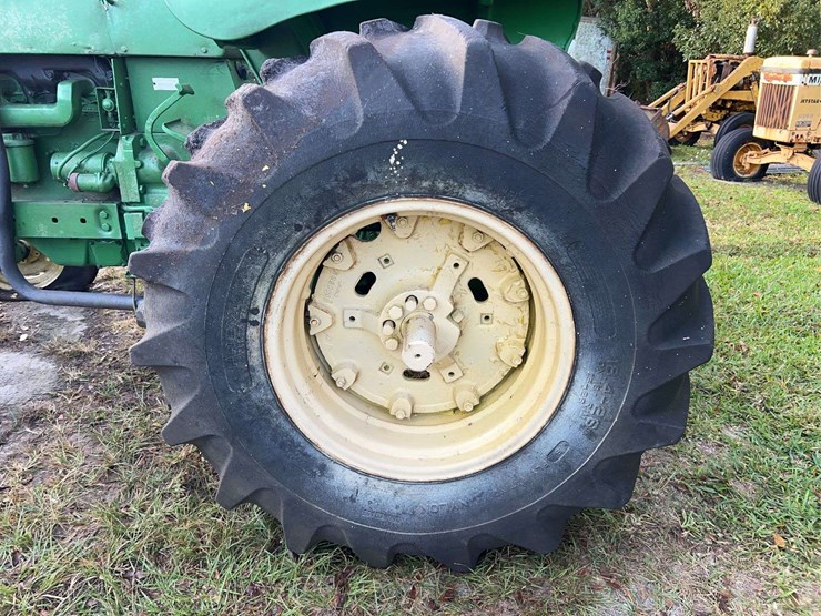 john-deere-3020-image-61