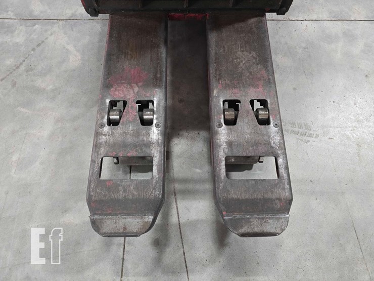 raymond-8400-image-15