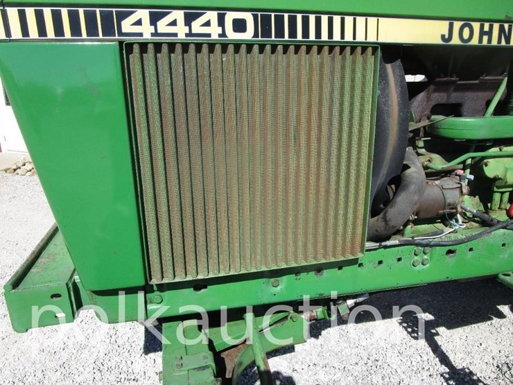 1981-john-deere-4440-image-32