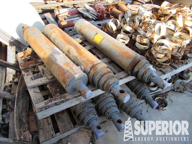 (1-219)-(7)-custom-hoist-74-4429-139-4-stage-hyd...-image-2