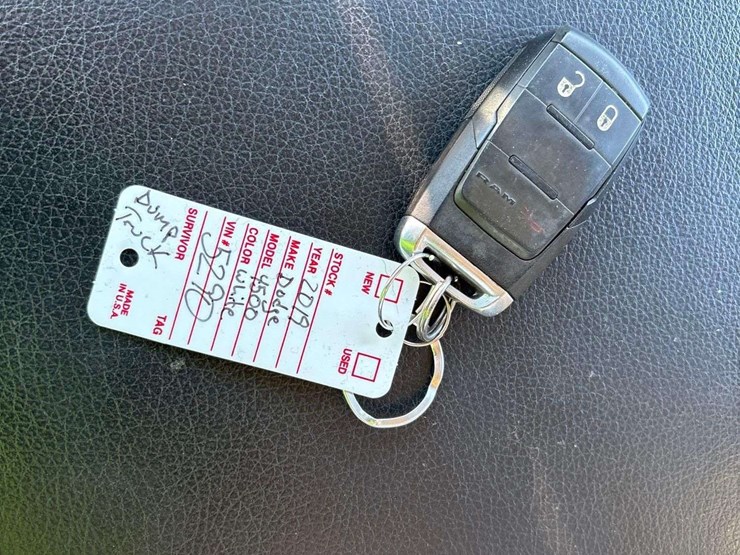 2019-ram-4500-4x4-s/a-dump-truck-image-43