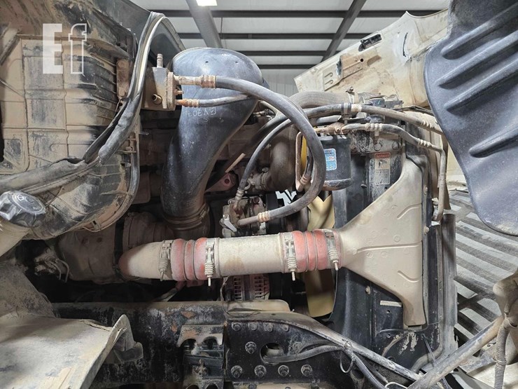 2016-freightliner-cascadia-113-image-19