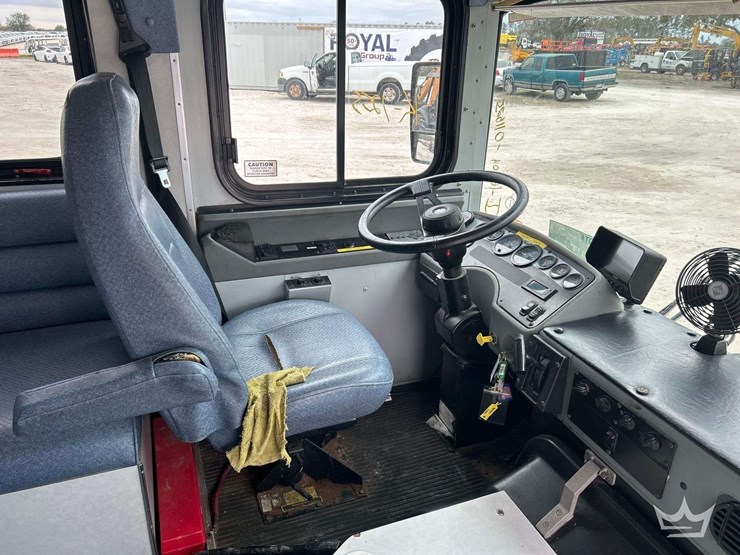 2002-blue-bird-f131612-bus-image-12