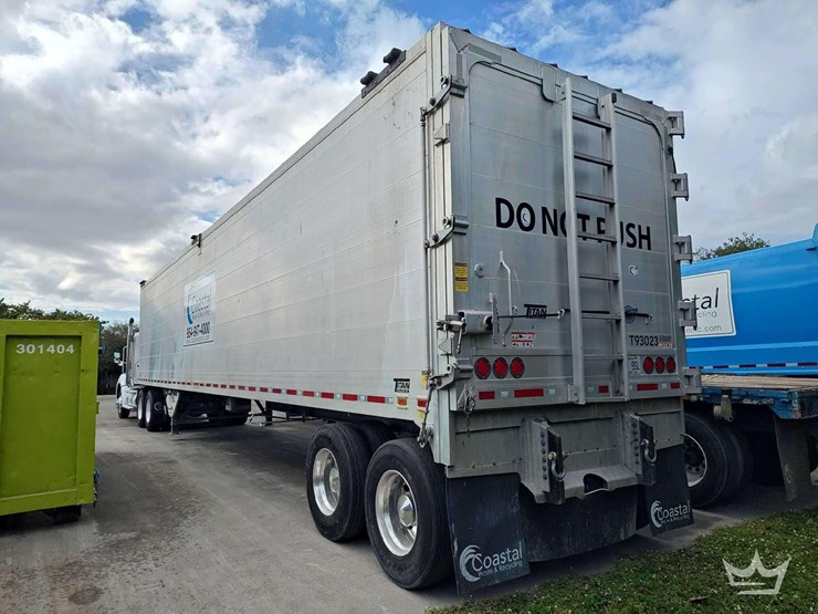 2023-titan-trailer-image-4