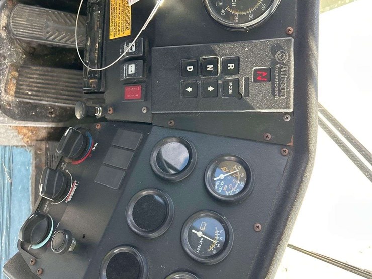 2000-thomas-saf-t-liner-image-15