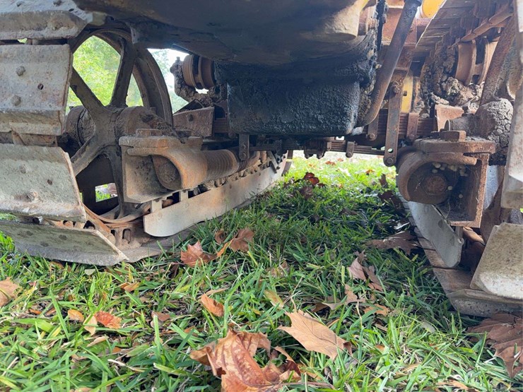 caterpillar-thirty-image-38