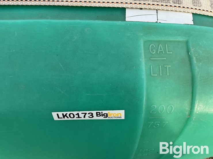 200-gallon-oval-tank-on-pallet-image-17