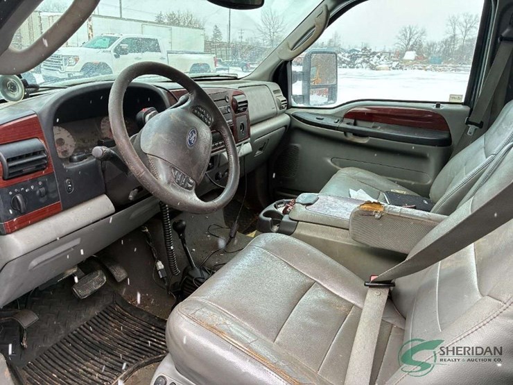 2005-ford-f450-image-32