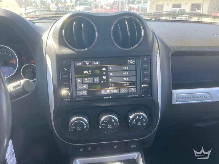 2016-jeep-compass-image-17