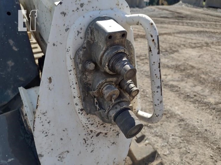 2020-bobcat-t590-image-15