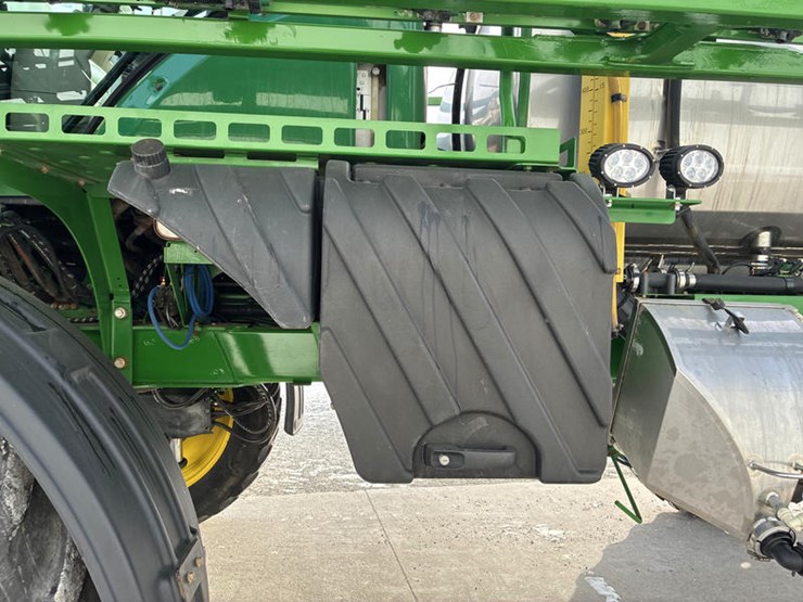 2018-john-deere-r4038-image-48