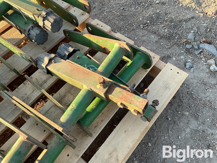 john-deere-twist-adjust-planter-opener-brackets-image-11