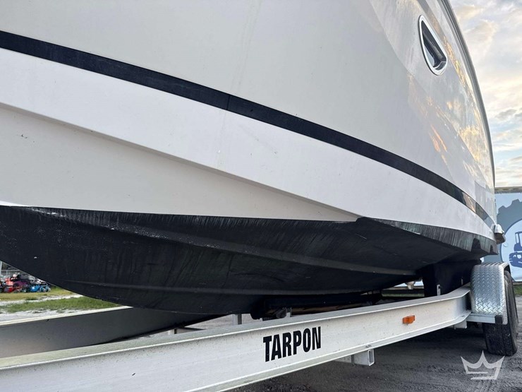 2018-regal-29obx-29ft-boat-with-34ft-t/a-boat-trailer-image-8