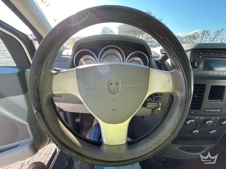 2010-dodge-grand-caravan-image-14